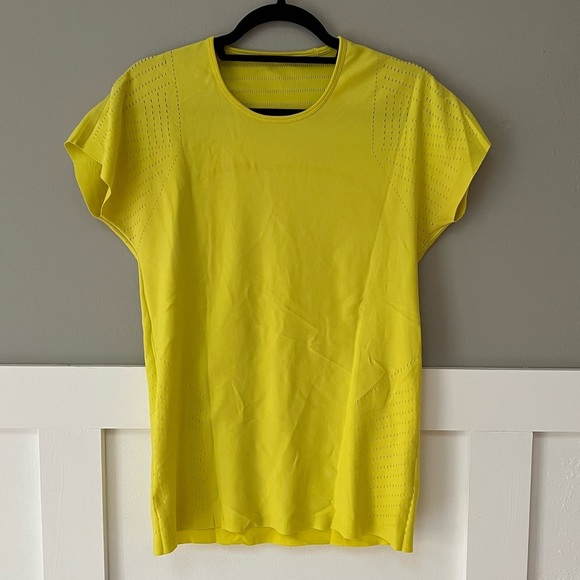 Lululemon Time Warp Short Sleeve II in Split Pea - Picture 9 of 9